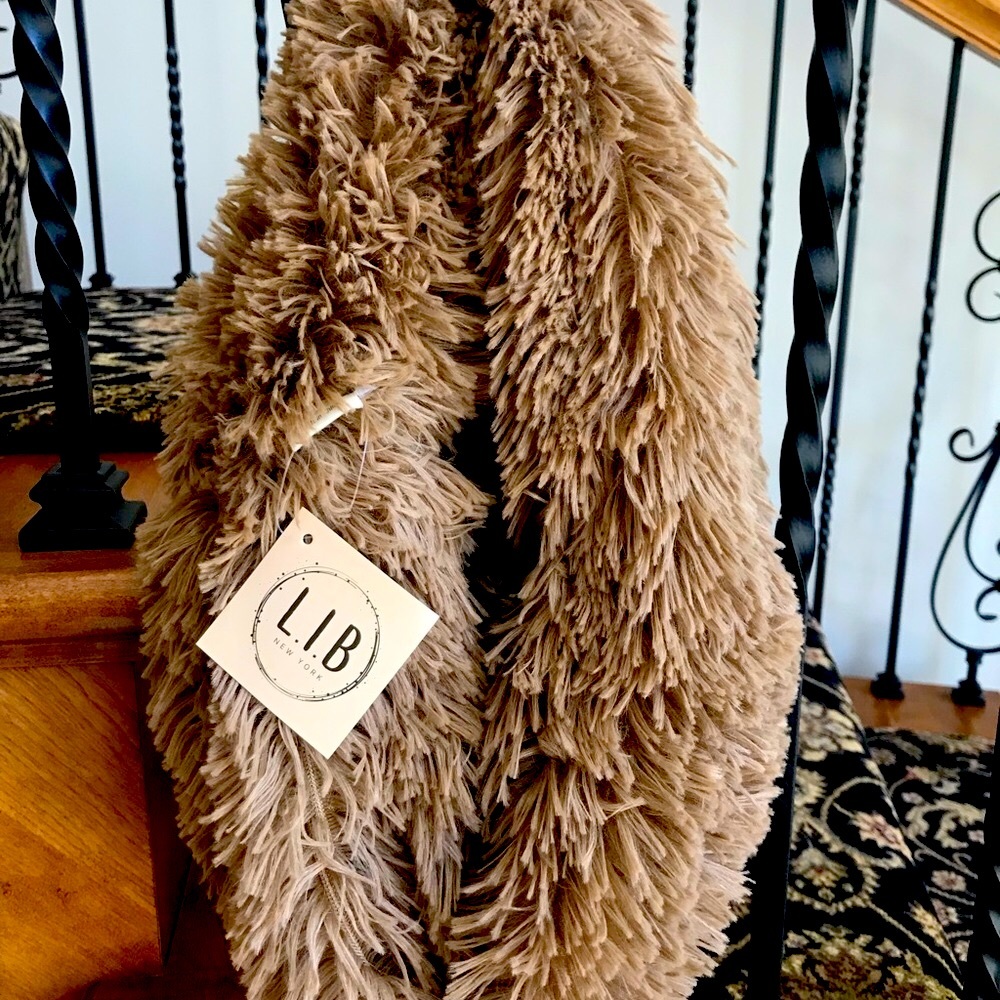 🌈Faux Fur Scarf 💕💕